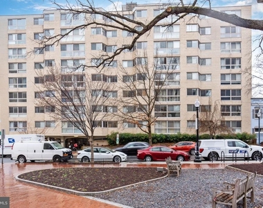 922 24th Street Nw - Photo Thumbnail 2