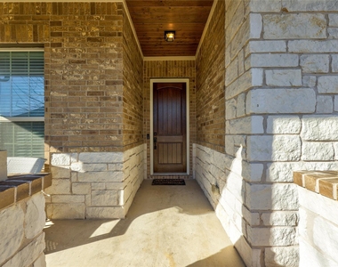 3030 Isabella Ln - Photo Thumbnail 4