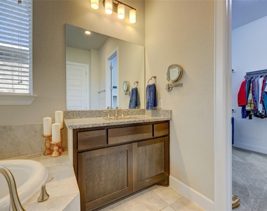 3030 Isabella Ln - Photo Thumbnail 23
