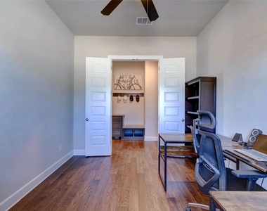 3030 Isabella Ln - Photo Thumbnail 32