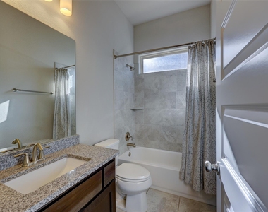 3030 Isabella Ln - Photo Thumbnail 30