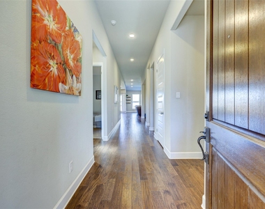 3030 Isabella Ln - Photo Thumbnail 5