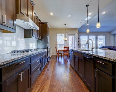 3030 Isabella Ln - Photo Thumbnail 7