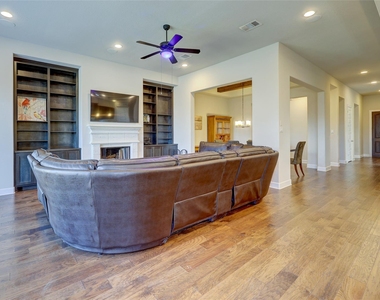 3030 Isabella Ln - Photo Thumbnail 13