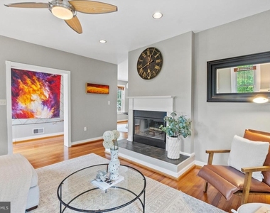 5213 Cathedral Avenue Nw - Photo Thumbnail 10