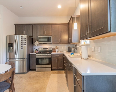 1608 Ulit Ave - Photo Thumbnail 2