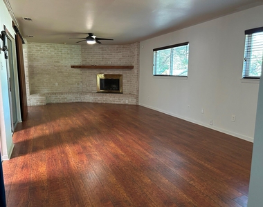 2403 Dijon Dr - Photo Thumbnail 9