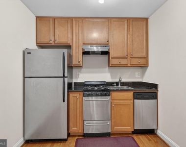 1820 Swann Street Nw - Photo Thumbnail 3