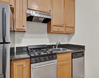 1820 Swann Street Nw - Photo Thumbnail 4
