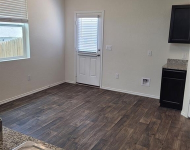 14917 Gypsum Mill Rd - Photo Thumbnail 6