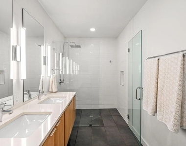 1322 E 12th St - Photo Thumbnail 25