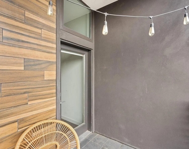 1322 E 12th St - Photo Thumbnail 20