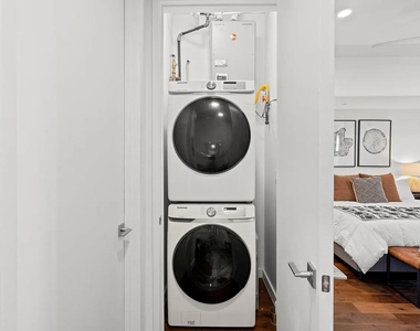 1322 E 12th St - Photo Thumbnail 28