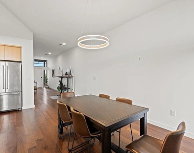 1322 E 12th St - Photo Thumbnail 15