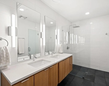 1322 E 12th St - Photo Thumbnail 26