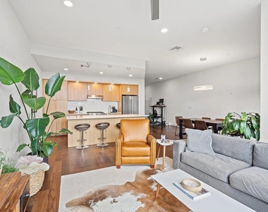 1322 E 12th St - Photo Thumbnail 8