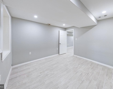 1235 Shepherd Street Nw - Photo Thumbnail 11