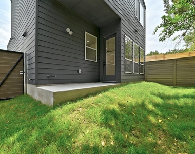 2308 Maxwell Ln - Photo Thumbnail 14