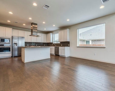 16445 Marcello Dr - Photo Thumbnail 4