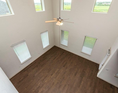 16445 Marcello Dr - Photo Thumbnail 10
