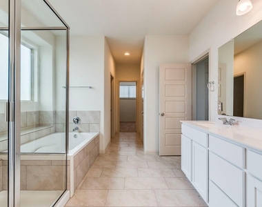 16445 Marcello Dr - Photo Thumbnail 20