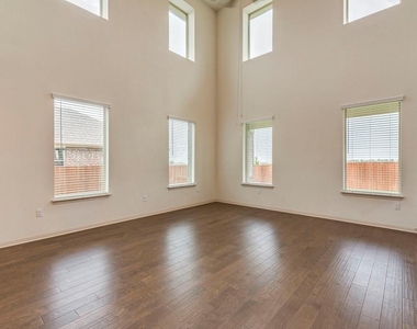 16445 Marcello Dr - Photo Thumbnail 7