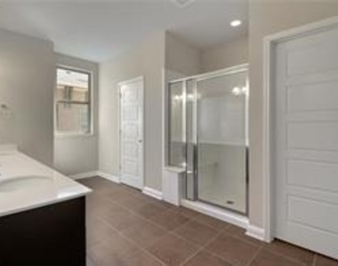 13800 Lyndhurst St - Photo Thumbnail 14