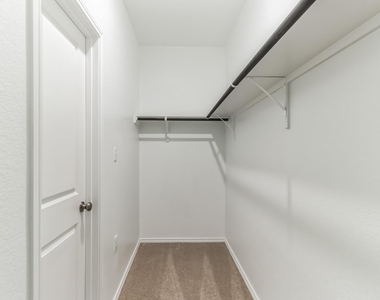 2808 Schwartz Ln - Photo Thumbnail 17