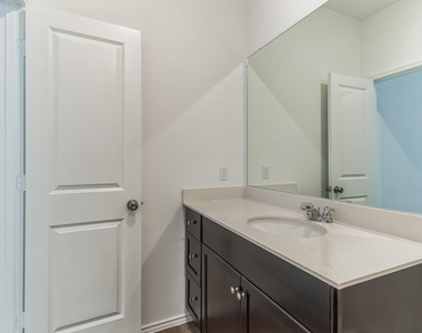 2808 Schwartz Ln - Photo Thumbnail 5