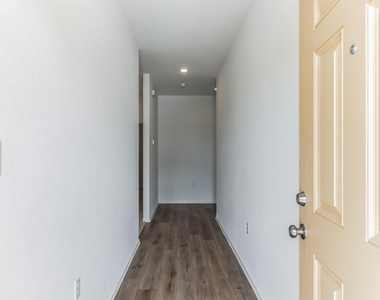 2808 Schwartz Ln - Photo Thumbnail 18