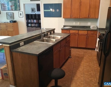 202 Douglas Ave - Photo Thumbnail 9