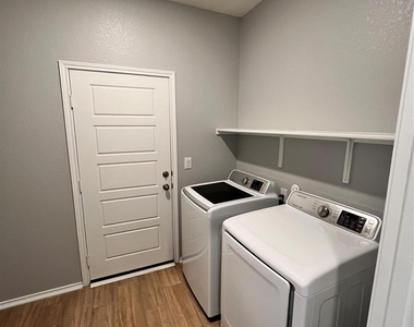 6516 Carriage Pines Dr - Photo Thumbnail 19