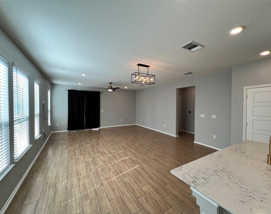 6516 Carriage Pines Dr - Photo Thumbnail 8