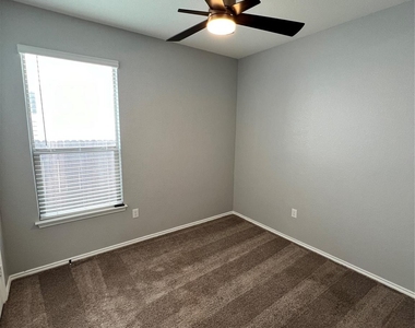 6516 Carriage Pines Dr - Photo Thumbnail 18