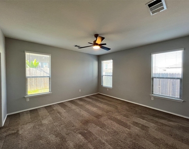 6516 Carriage Pines Dr - Photo Thumbnail 12