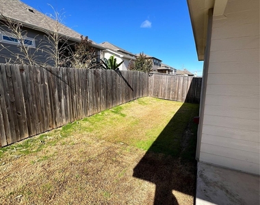 6516 Carriage Pines Dr - Photo Thumbnail 22