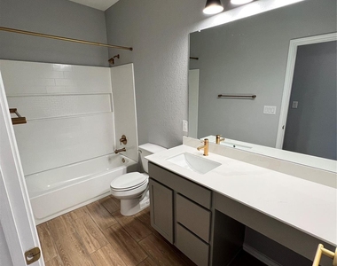 6516 Carriage Pines Dr - Photo Thumbnail 15