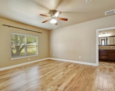 1007 Meckel Dr - Photo Thumbnail 13