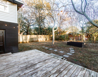 5072 French Street - Photo Thumbnail 4