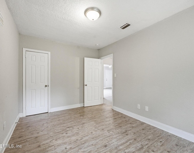 3055 2nd St Circle - Photo Thumbnail 16