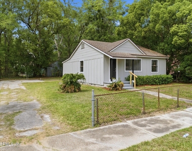 3055 2nd St Circle - Photo Thumbnail 2