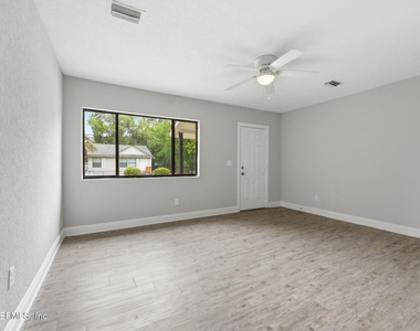 3055 2nd St Circle - Photo Thumbnail 5