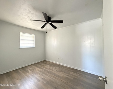 740 Ernona Street - Photo Thumbnail 3