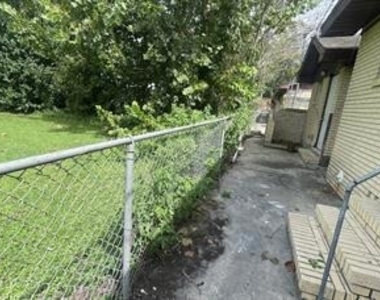 5693 Atlee Avenue - Photo Thumbnail 6