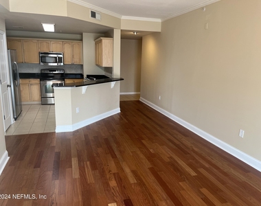 400 E Bay Street - Photo Thumbnail 51