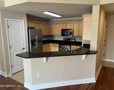 400 E Bay Street - Photo Thumbnail 52