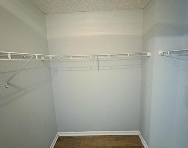4271 Hanging Moss Drive - Photo Thumbnail 12
