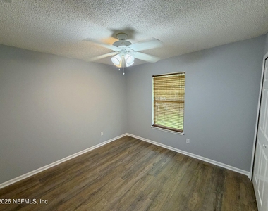 4271 Hanging Moss Drive - Photo Thumbnail 16