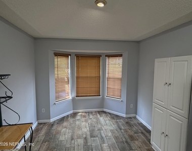 4271 Hanging Moss Drive - Photo Thumbnail 6