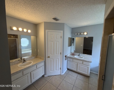 4271 Hanging Moss Drive - Photo Thumbnail 5